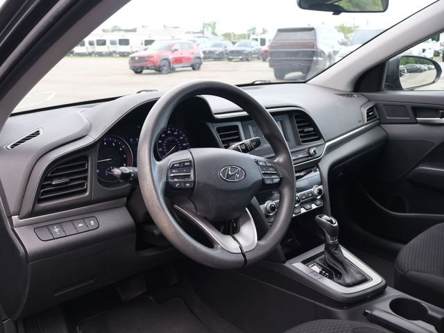Used 2020 Gray Hyundai SE image 11