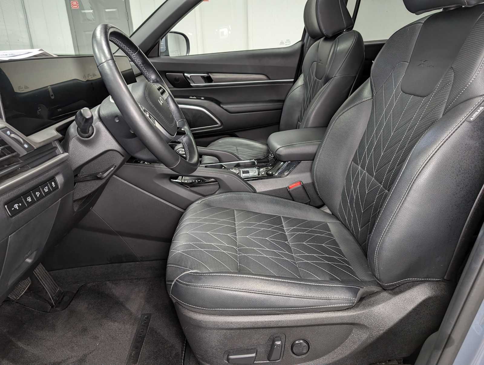 Used 2023 Everlasting Silver Kia EX X-Line image 4