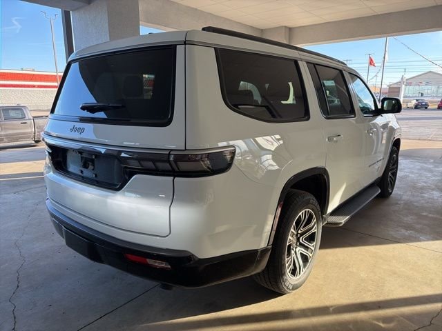 New 2026 Bright White Clear-Coat Exterior Paint Jeep  image 9