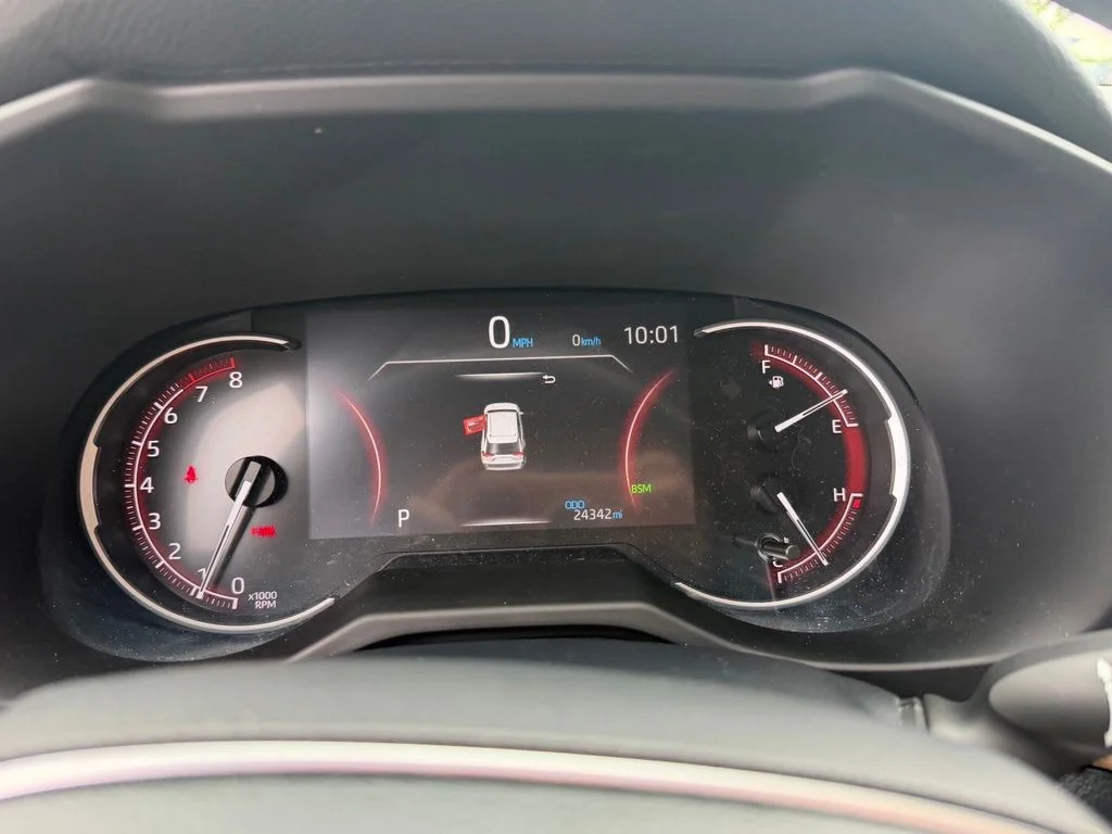 Used 2023 White Toyota XLE image 31