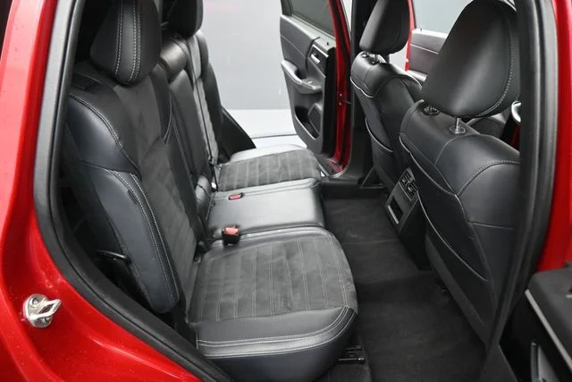 Used 2024  Mitsubishi SE image 16