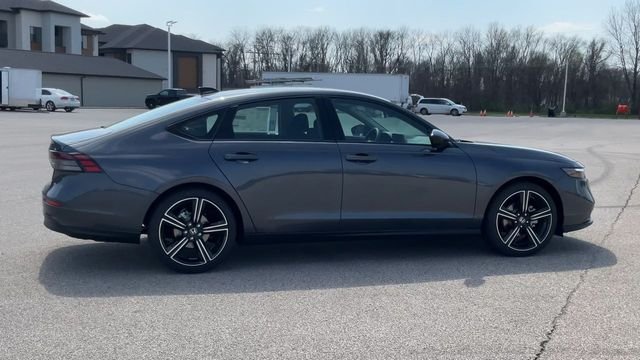 New 2026 Meteorite Gray Metallic Honda SE image 9