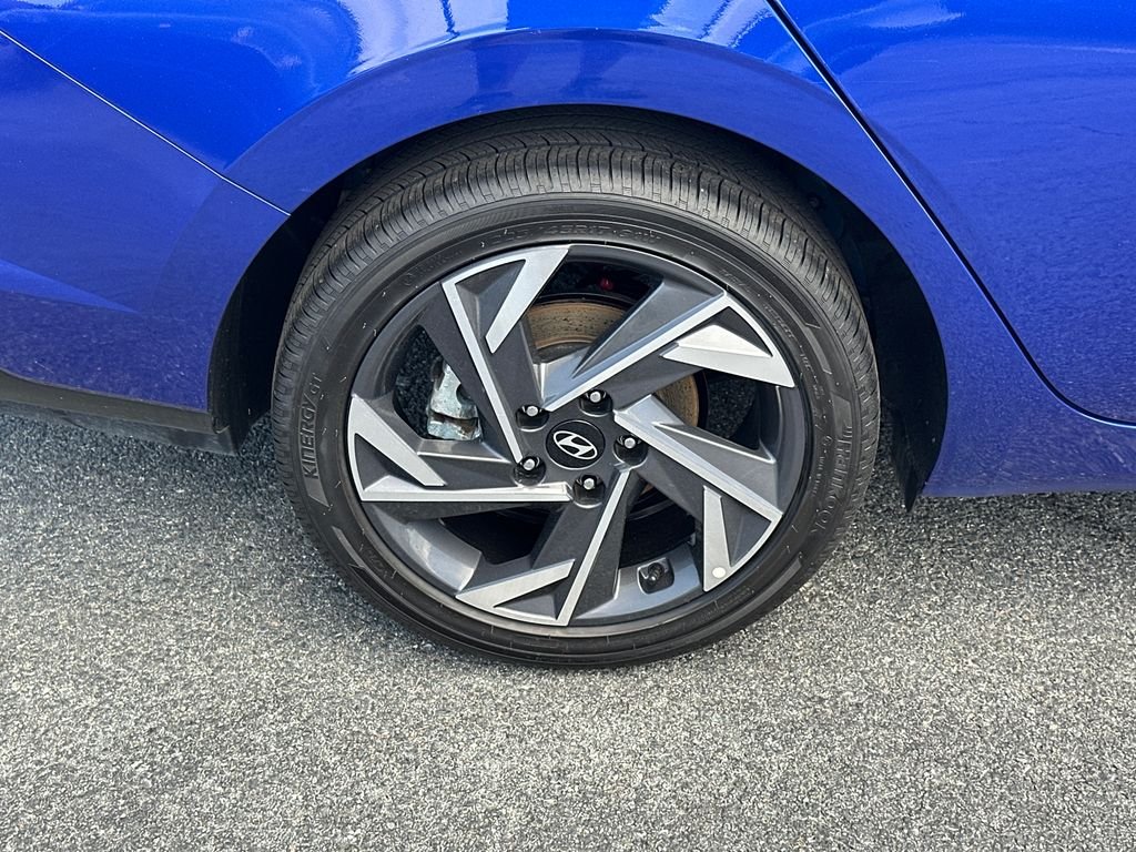 Used 2025 Blue Hyundai SEL Convenience image 17