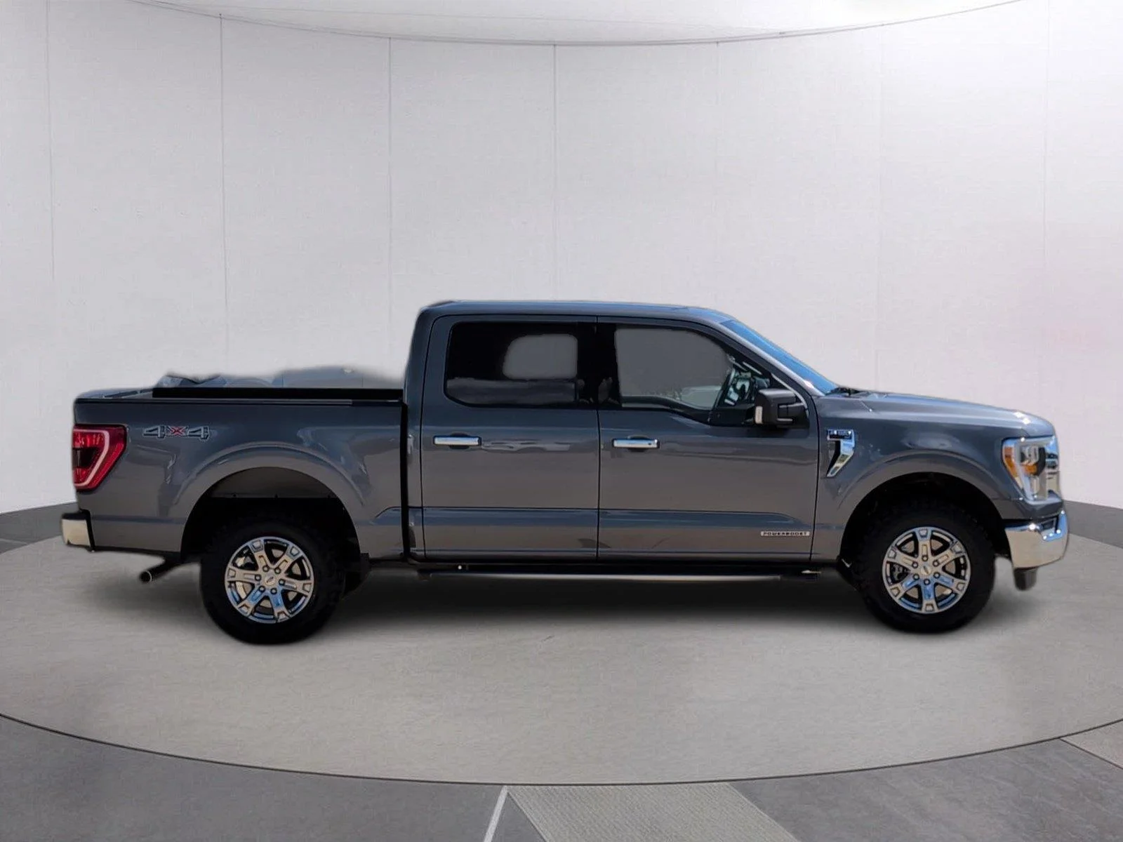 Used 2023 Oxford White Ford XLT image 8