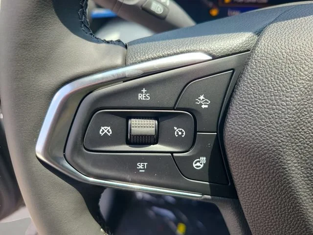 New 2026 Summit White Chevrolet LT image 24