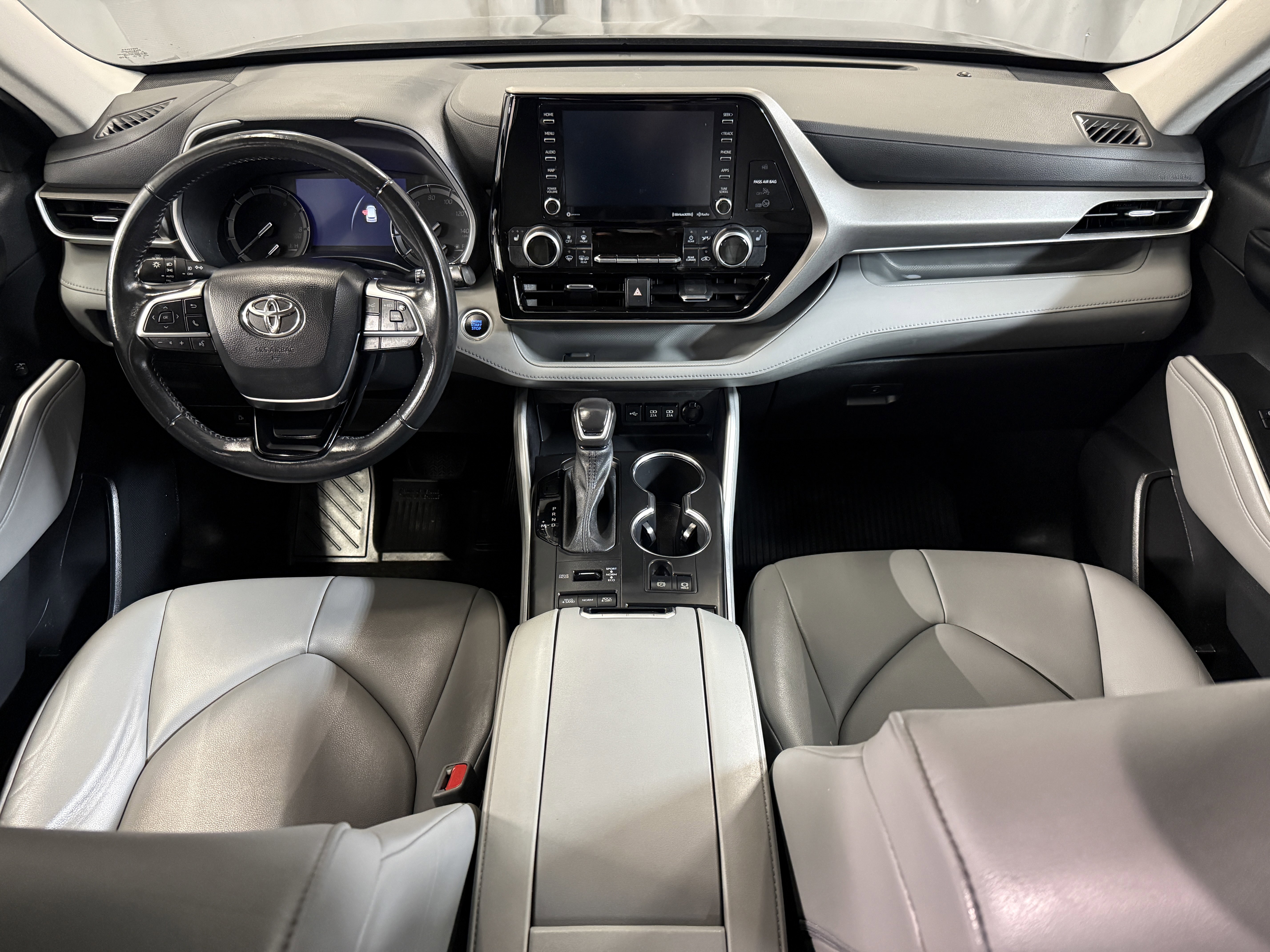 Used 2021 Magnetic Gray Metallic Toyota XLE image 20