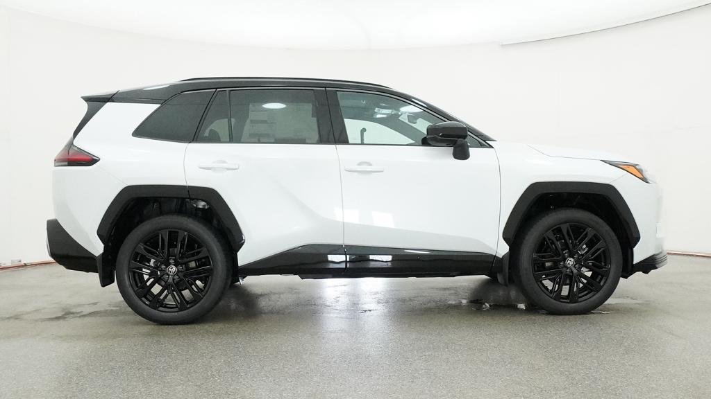 New 2026 Wind Chill Pearl with Midnight Black Metallic roof Toyota XSE image 13