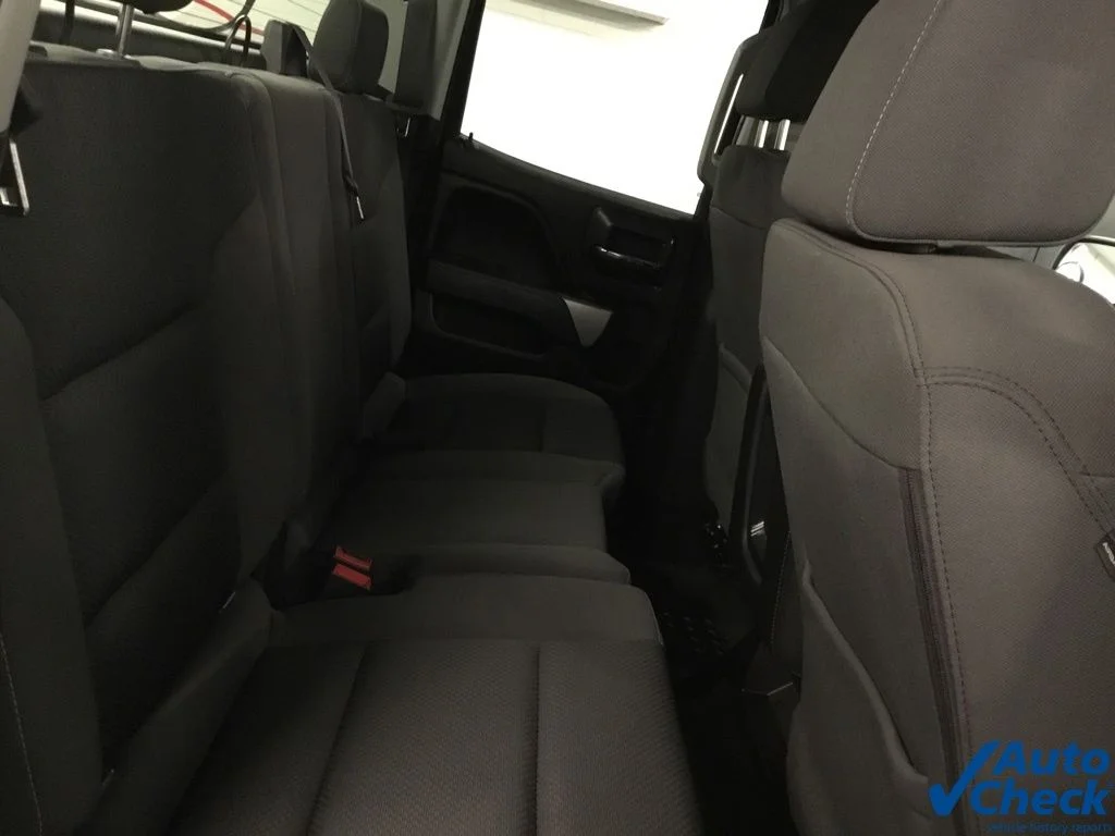 Used 2018 Silver Chevrolet LT image 36
