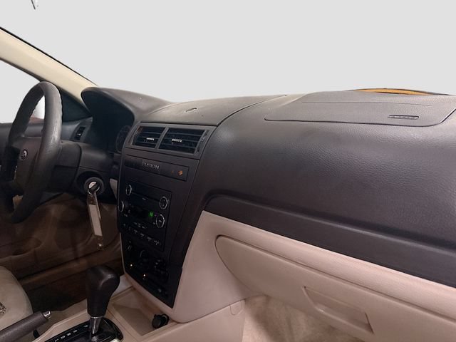 Used 2009  Ford S image 25