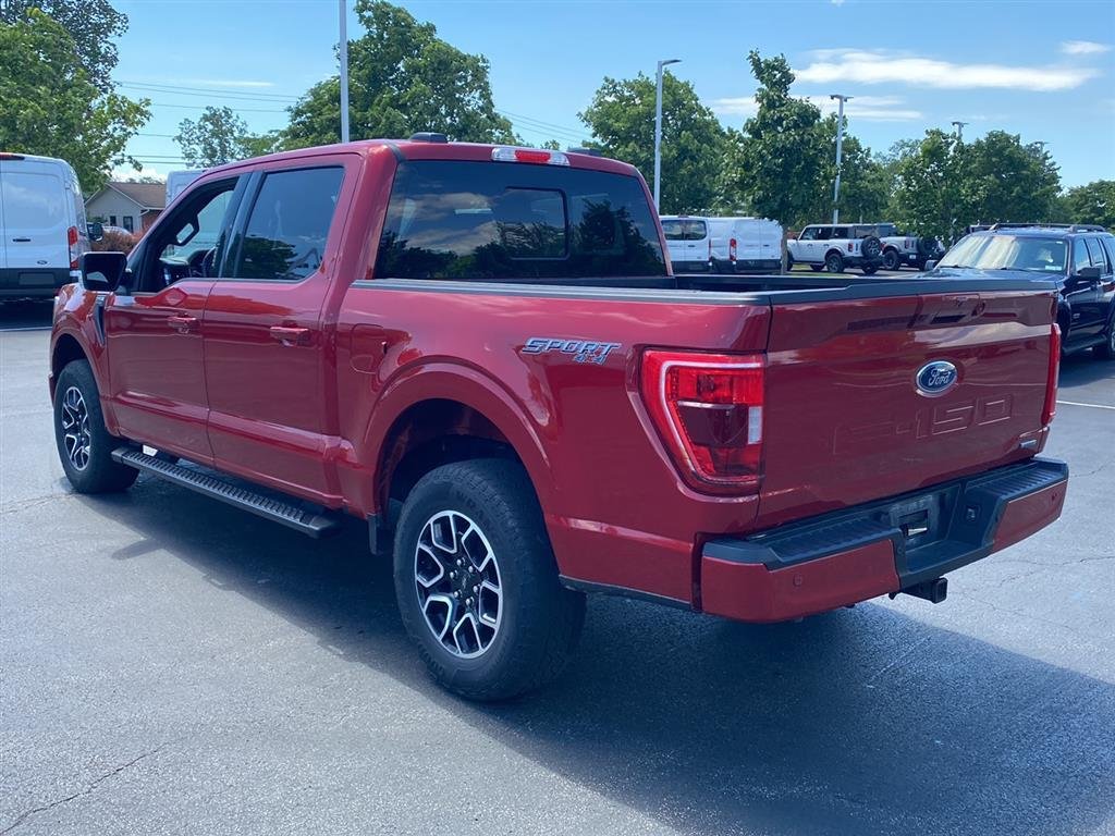 Used 2022 Rapid Red Metallic Tinted Clearcoat Ford XLT image 8