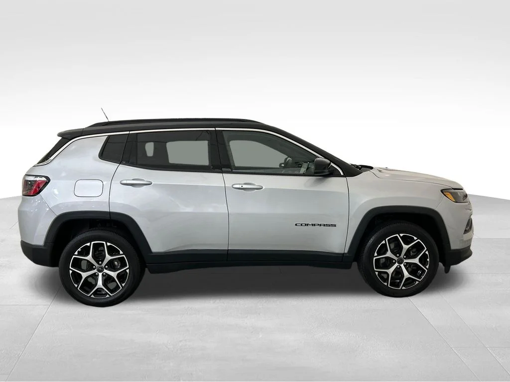 Used 2025 Silver Jeep Limited image 7