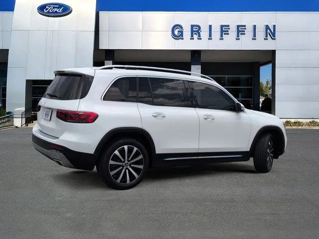 Used 2021  Mercedes-Benz GLB 250 image 4