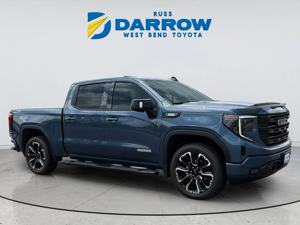Used 2024 Blue GMC Elevation image 6