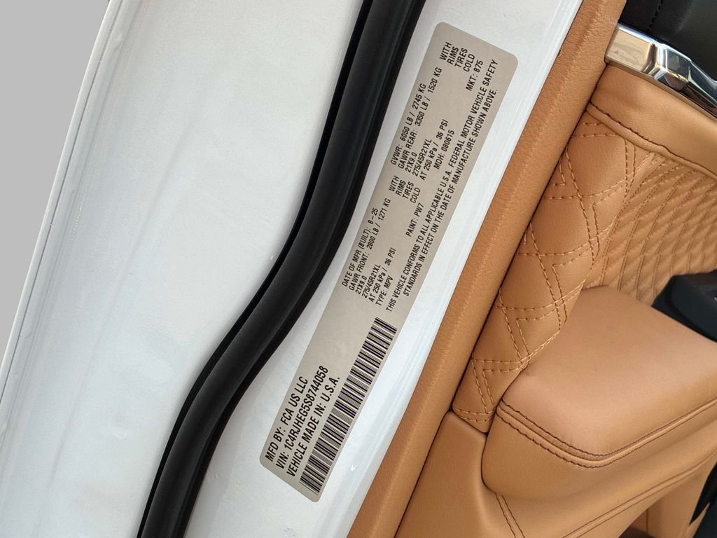 Used 2025 White Jeep Summit Reserve image 23