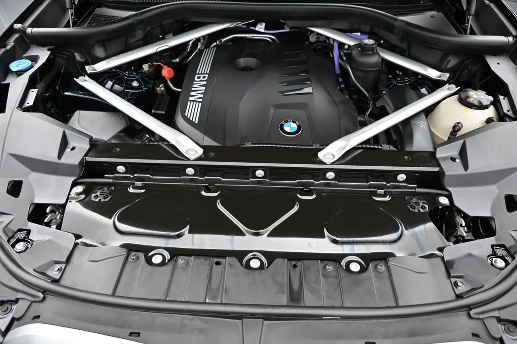 Used 2025 Black BMW xDrive40i image 24
