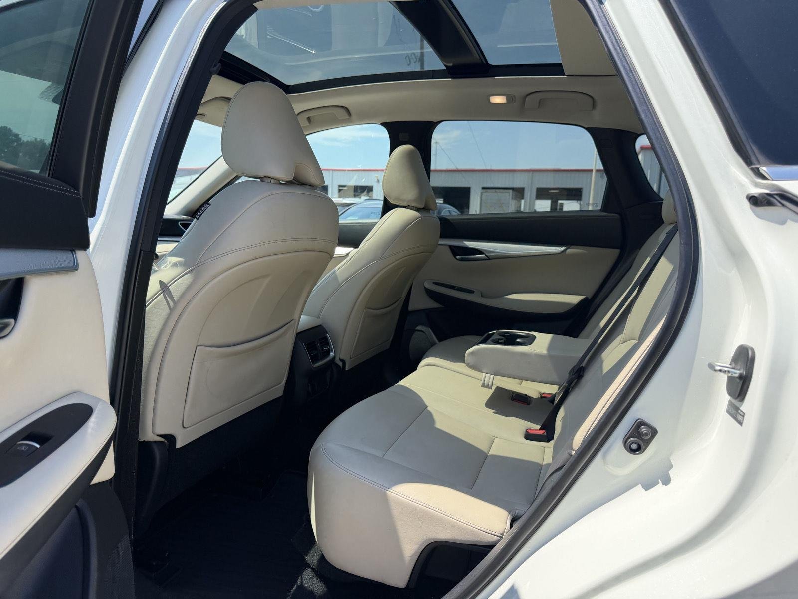 Used 2020 Majestic White INFINITI LUXE image 17