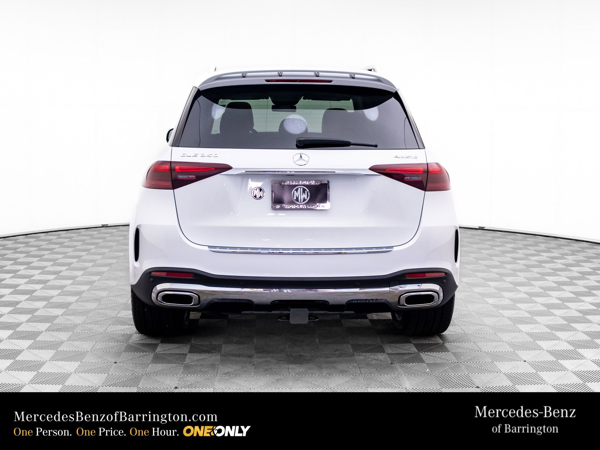 New 2026 MANUFAKTUR Moonlight White Metallic Mercedes-Benz GLE 350 image 47