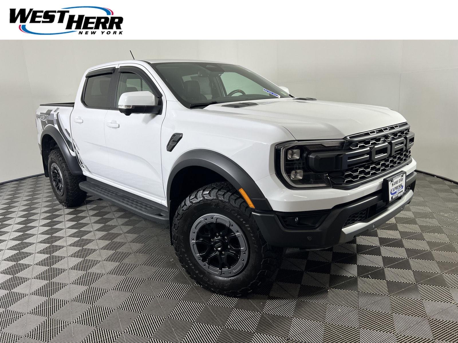 Used 2025 Oxford White Ford Raptor image 1