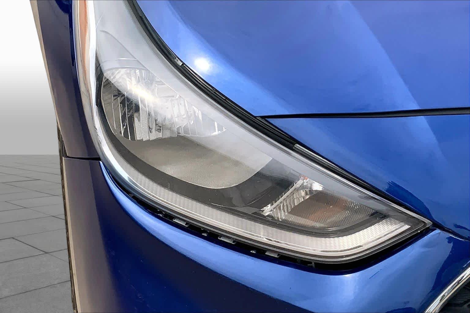 Used 2022 Admiral Blue Hyundai SE image 27