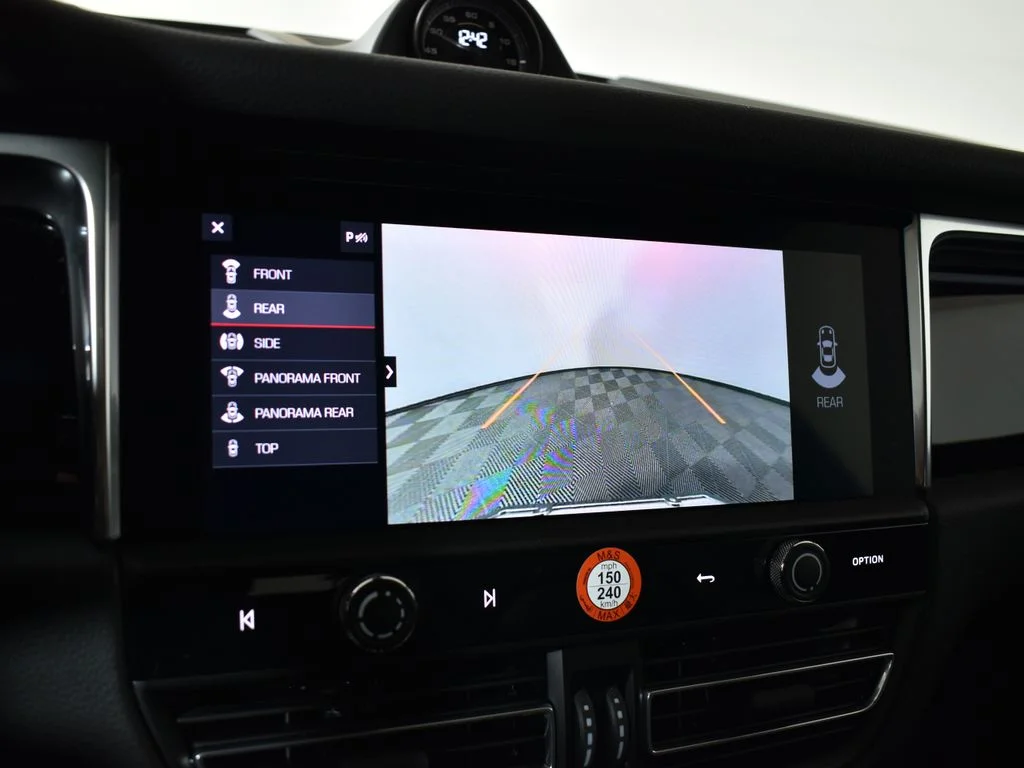 2026 Porsche Macan - Photo 28