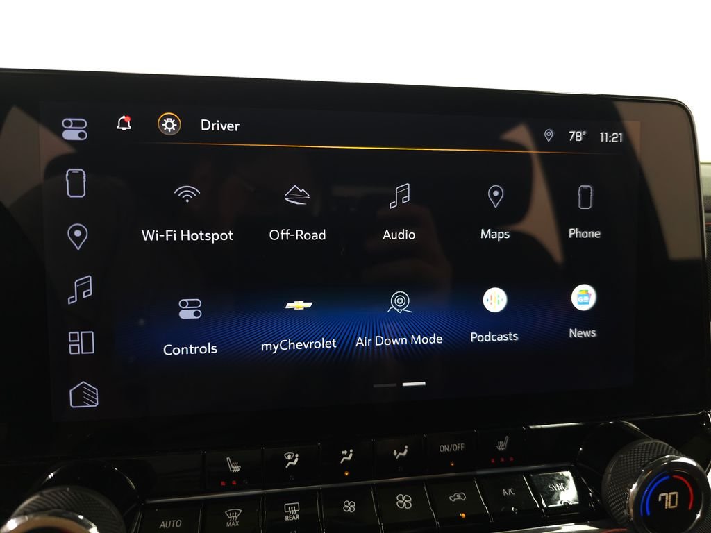 Used 2024 Black Chevrolet Z71 image 23