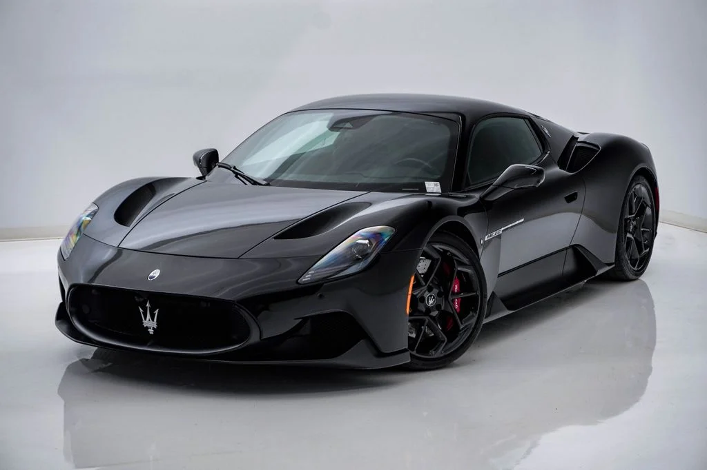 Certified Used 2023 Nero Essenza Solid Maserati Coupe image 3