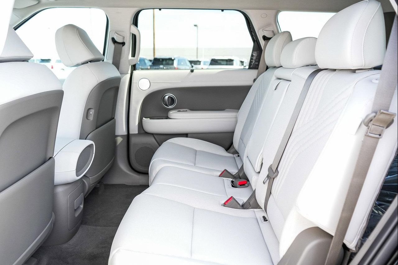New 2026 Black Hyundai SEL Premium image 47