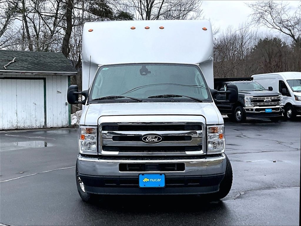New 2026 Oxford White Ford Base image 3