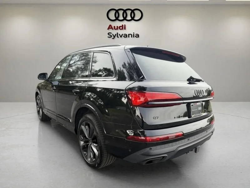 Certified Used 2025  Audi Premium Plus image 5