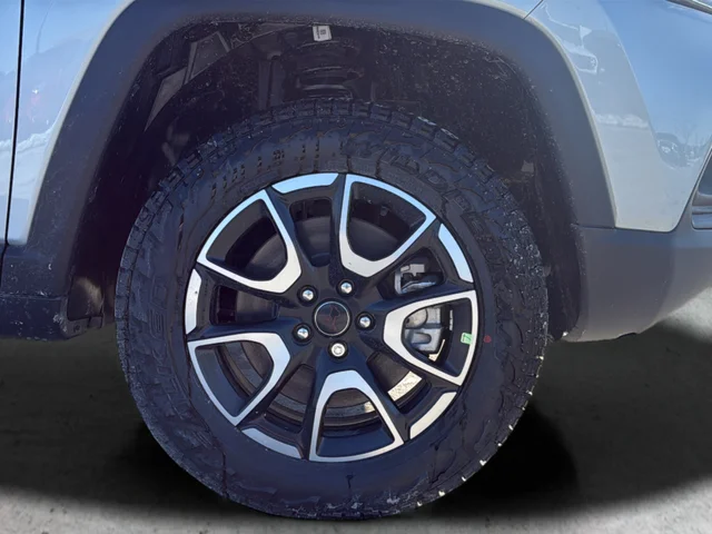 New 2026 Silver Jeep Trailhawk image 30