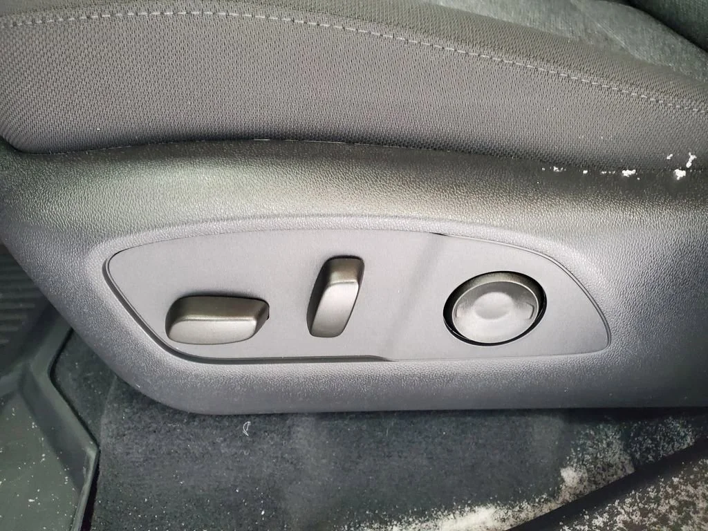 2026 GMC Acadia Elevation - Photo 7
