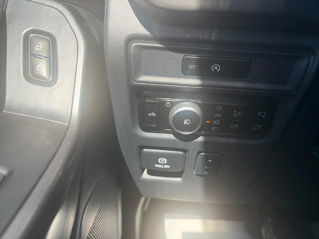 Used 2025 White Ford Tremor image 31