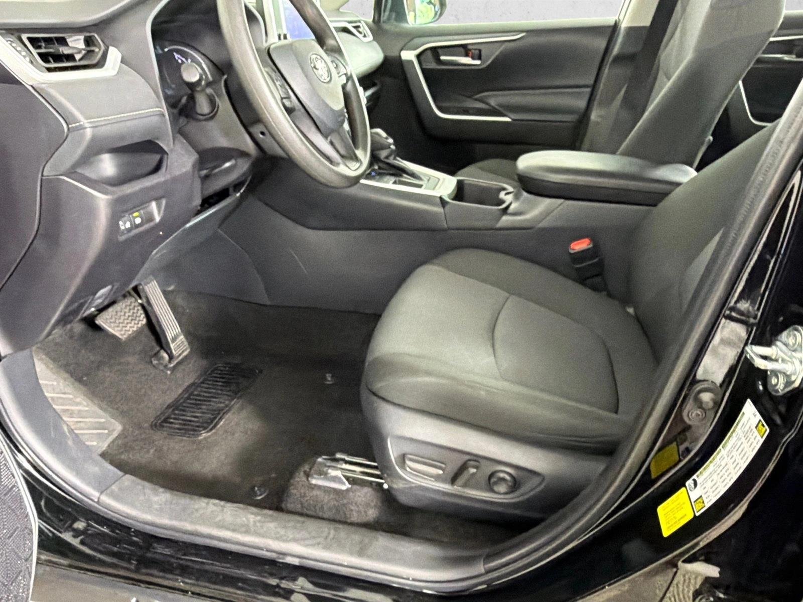 Used 2025 Midnight Black Metallic Toyota XLE image 9