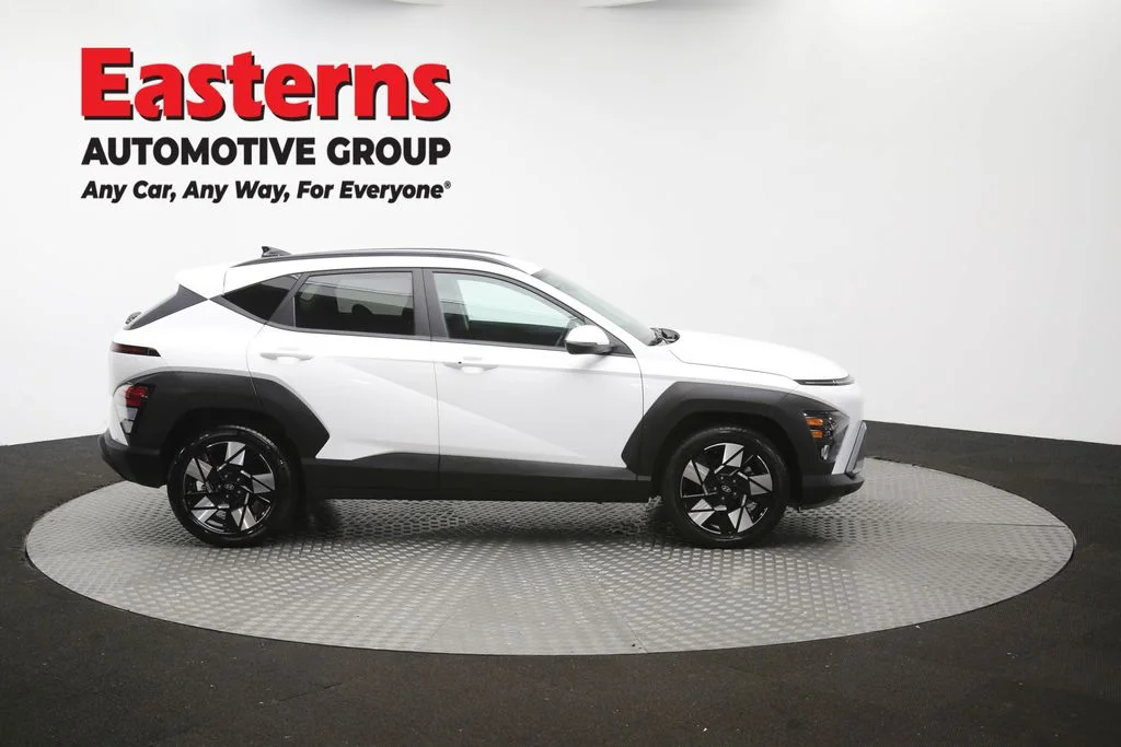 Used 2025 White Hyundai SEL image 47