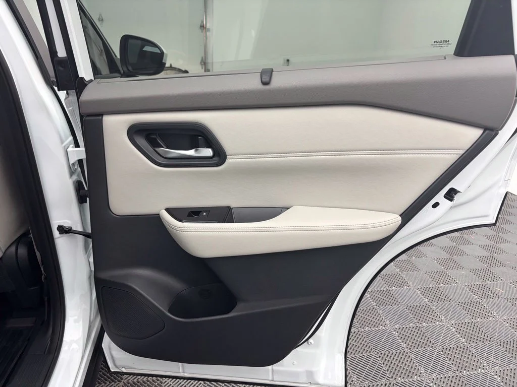 Used 2024 White Nissan SV image 40