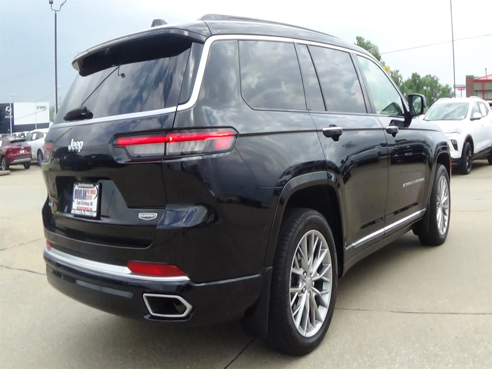 Used 2025 Diamond Black Crystal Pearl Coat (pxj) Jeep Summit image 6