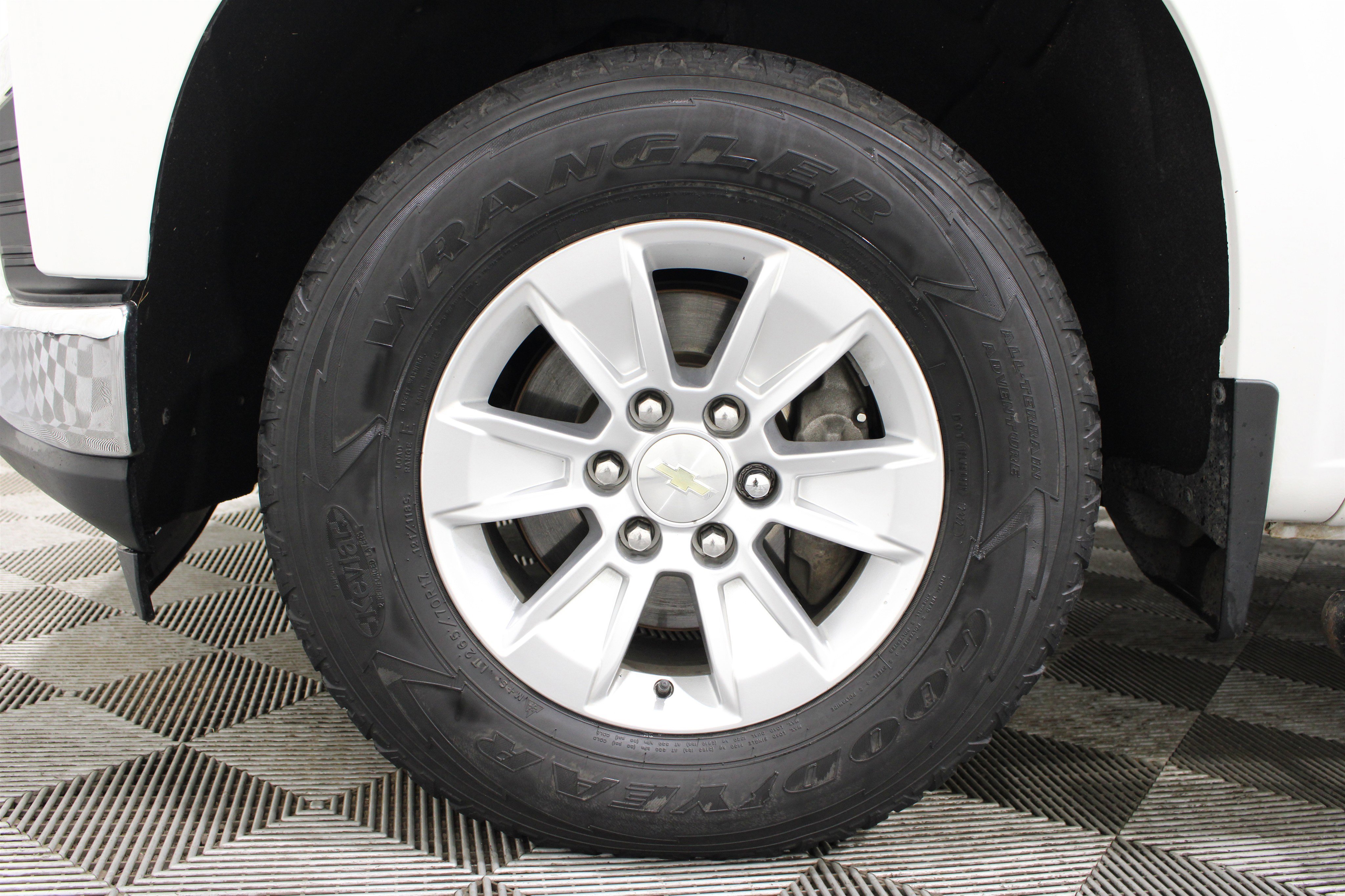 Used 2020 Summit White Chevrolet LT image 35
