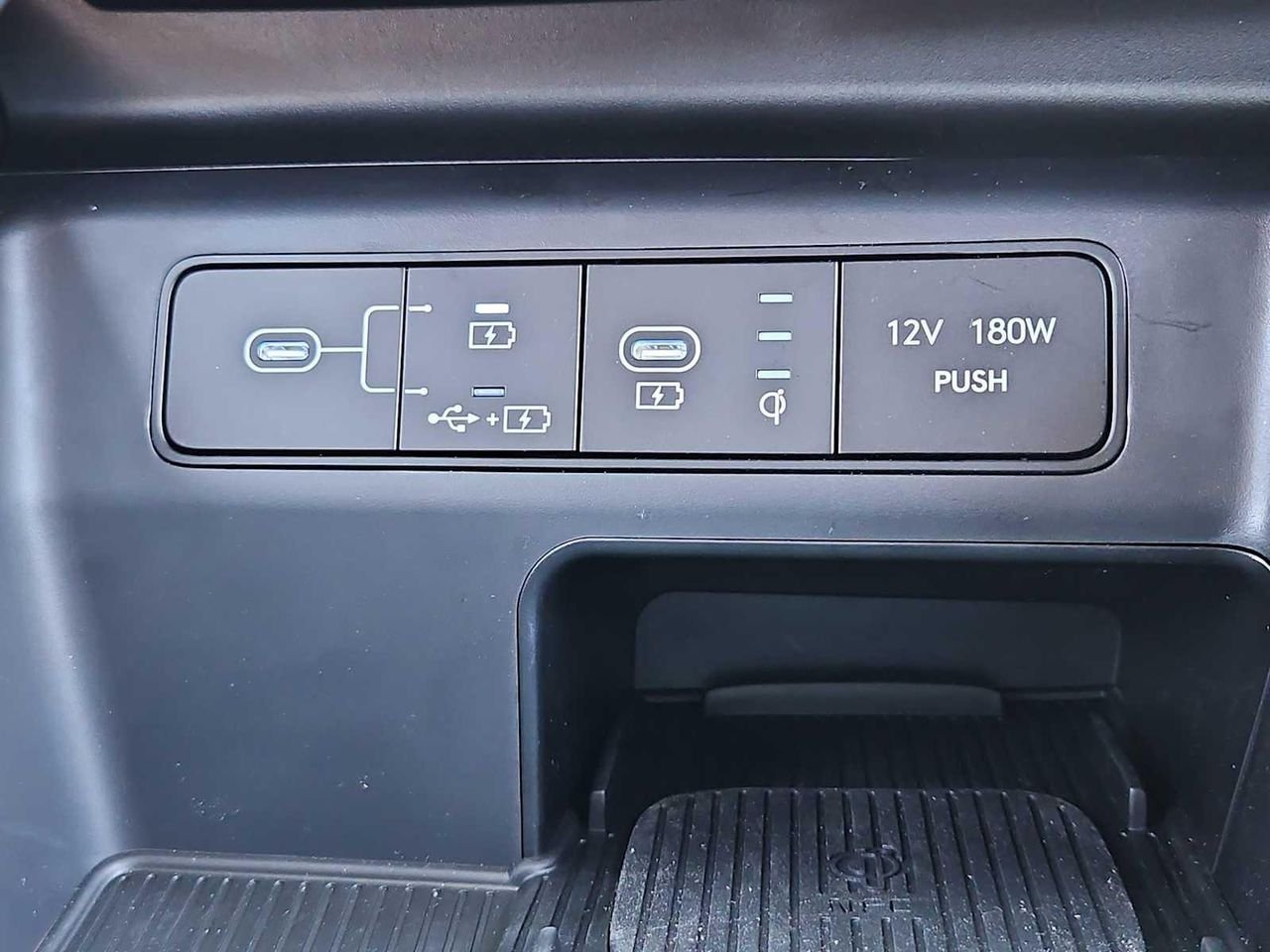 2025 Hyundai Santa Cruz Limited - Photo 32