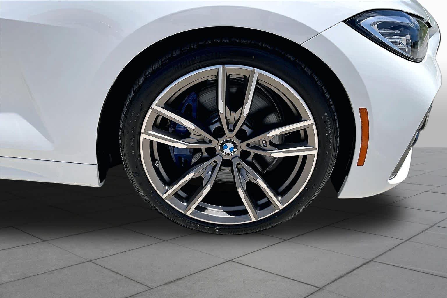 Used 2021 Alpine White BMW M440i image 10