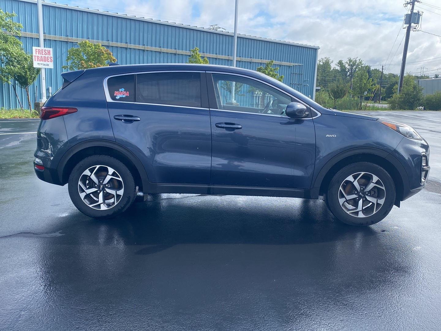 Used 2022 Pacific Blue Kia LX image 11
