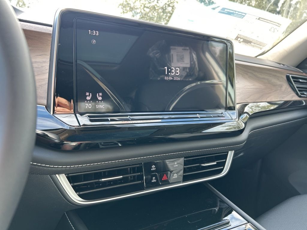 New 2026 White/off-white Volkswagen SE w/Technology image 32