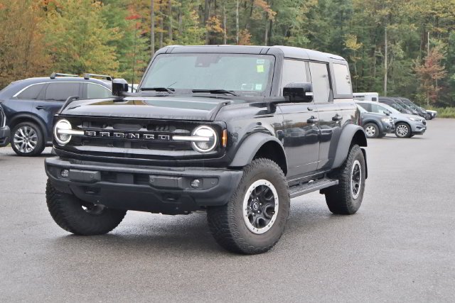Used 2022 Black Ford Outer Banks image 2