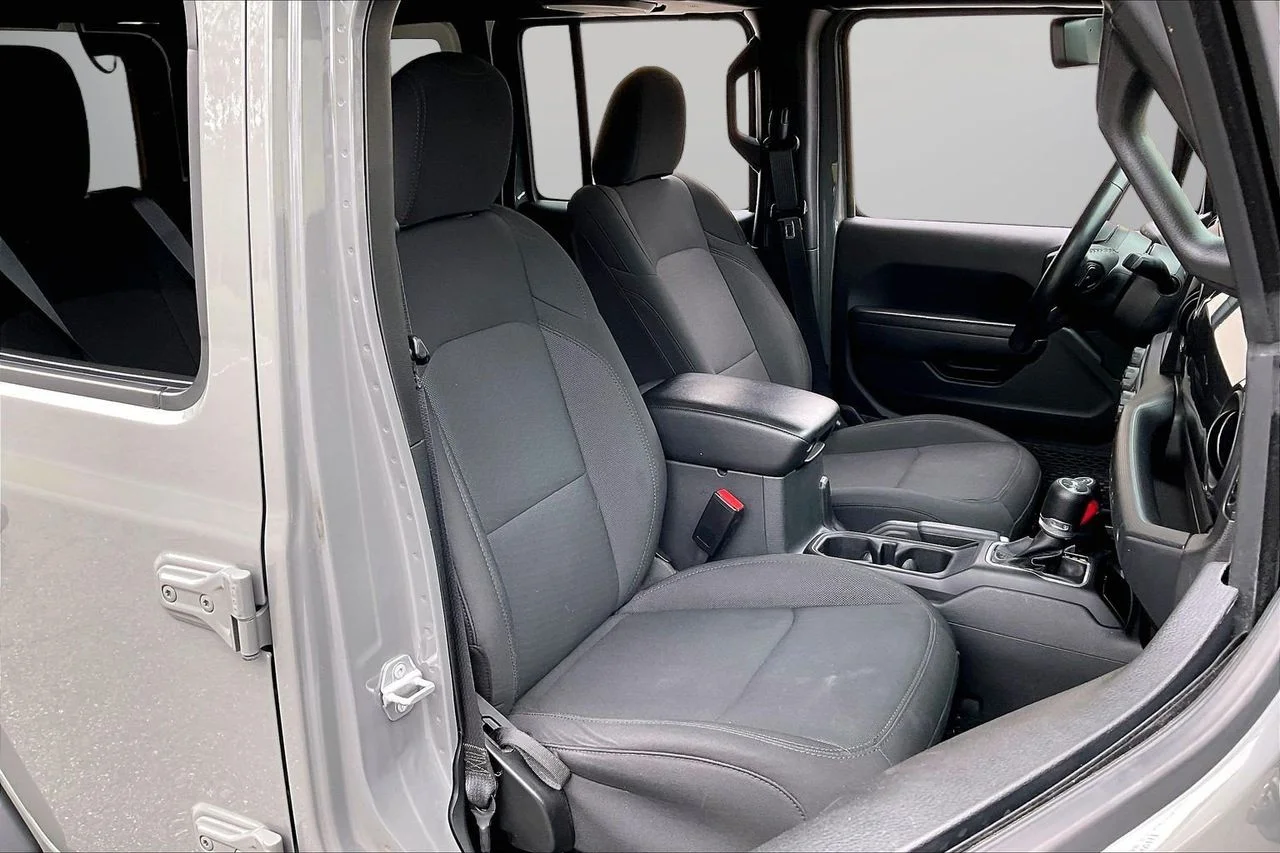 Used 2022 Gray Jeep Sport Altitude image 24