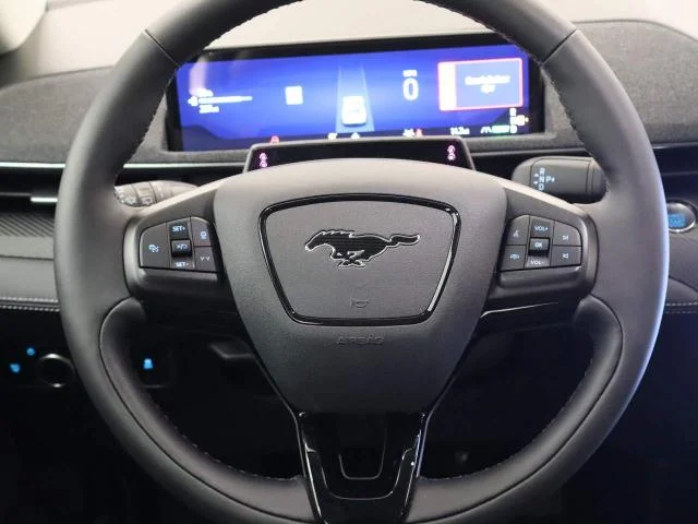 New 2026 Star White Metallic Tri-coat Ford Premium image 32