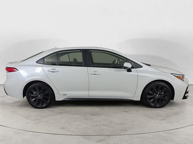 Used 2024 Pearl Toyota SE image 4