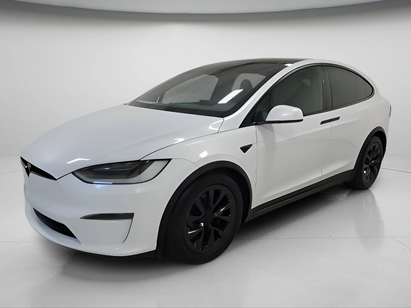 Used 2023 Pearl White Multi-Coat Tesla Standard Range image 3