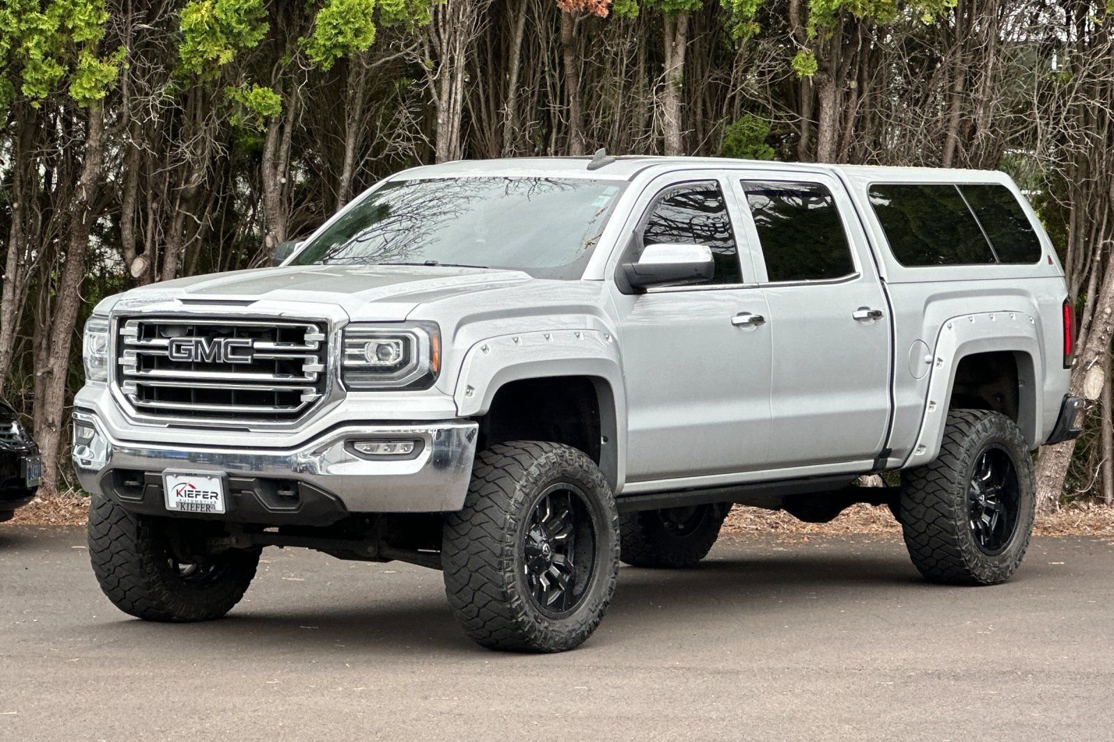 Used 2016 Silver GMC SLT image 8