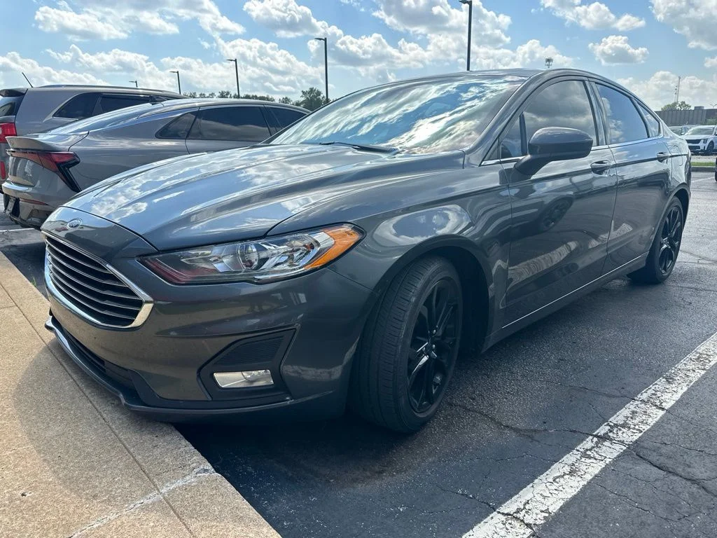 Used 2020 Gray Ford SE image 4