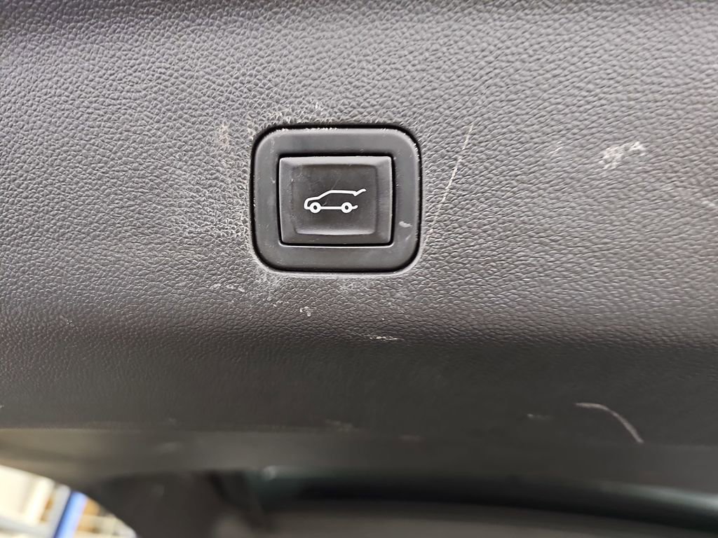 Certified Used 2024 White Frost Tricoat GMC Denali Ultimate image 18