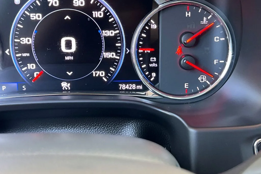 Used 2022 Red GMC Denali image 31